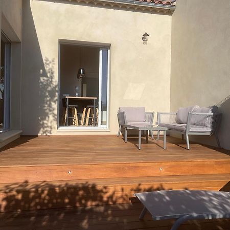 Logement Avec Jacuzzi ジュカ エクステリア 写真