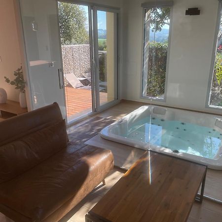 Logement Avec Jacuzzi ジュカ エクステリア 写真
