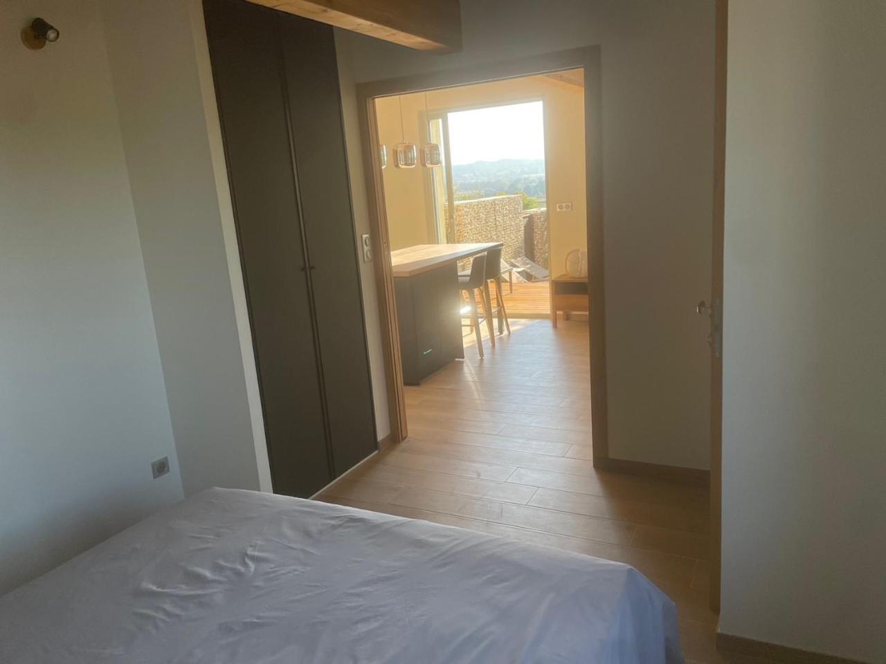 Logement Avec Jacuzzi ジュカ エクステリア 写真