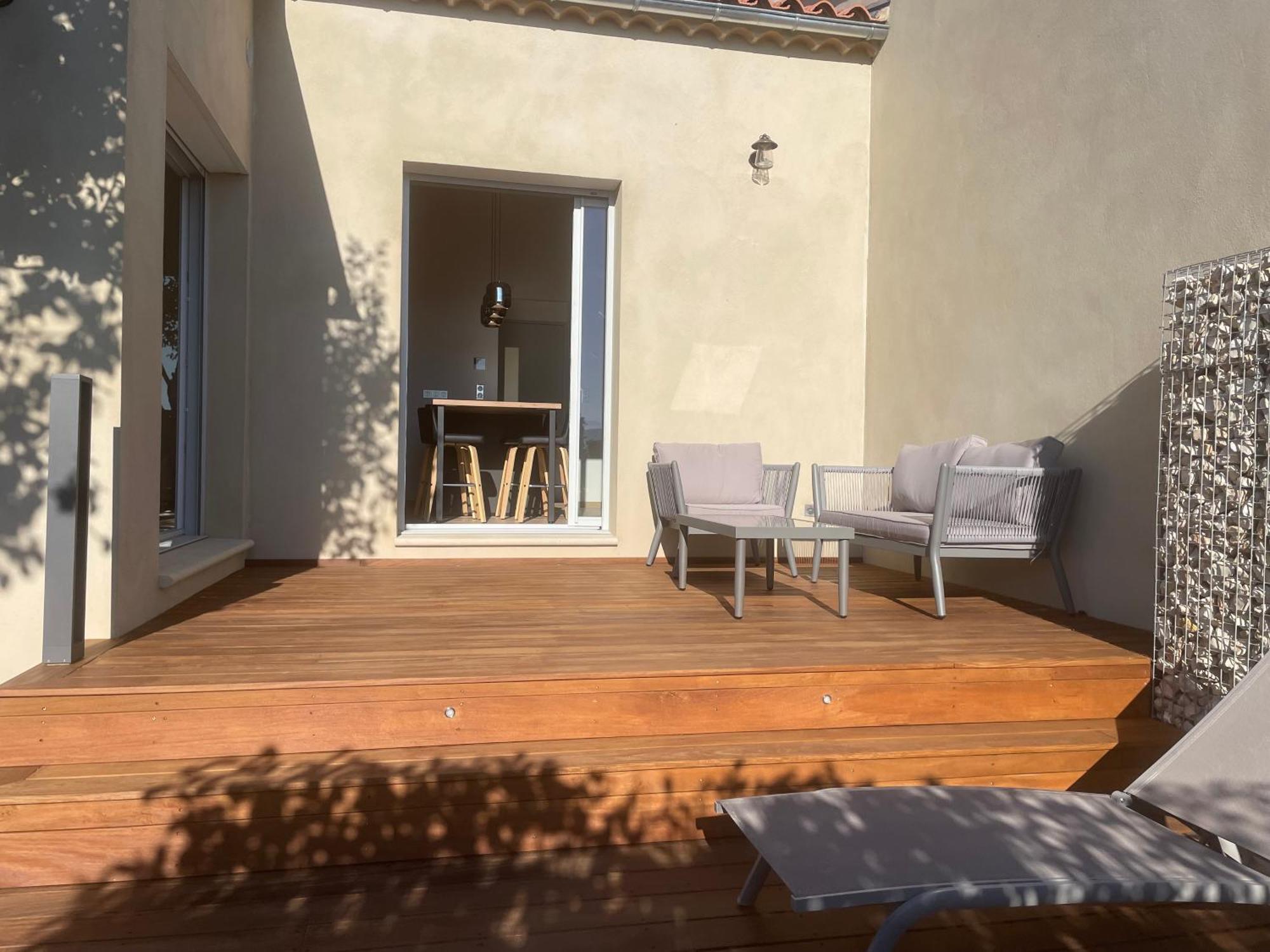 Logement Avec Jacuzzi ジュカ エクステリア 写真