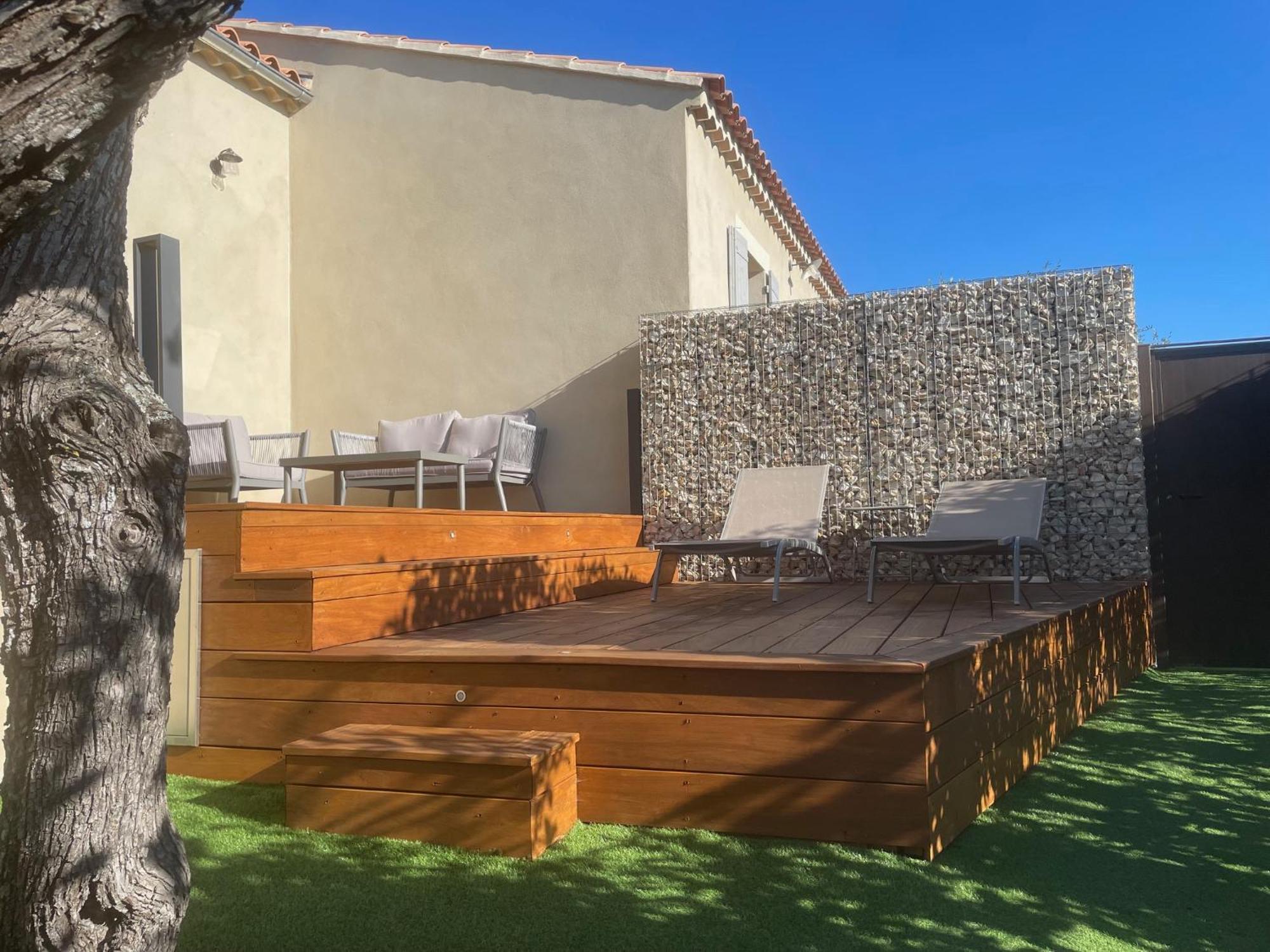 Logement Avec Jacuzzi ジュカ エクステリア 写真